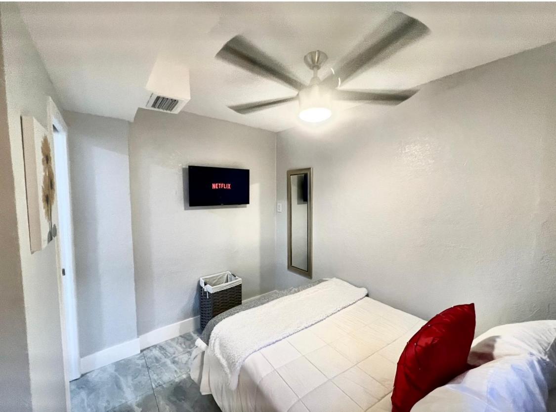 Little Gables Studio-Your Miami Escape-10Min Airport エクステリア 写真