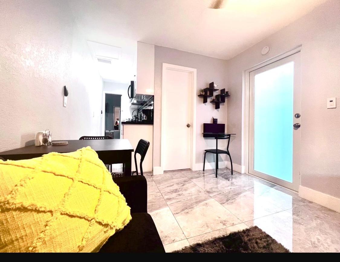 Little Gables Studio-Your Miami Escape-10Min Airport エクステリア 写真
