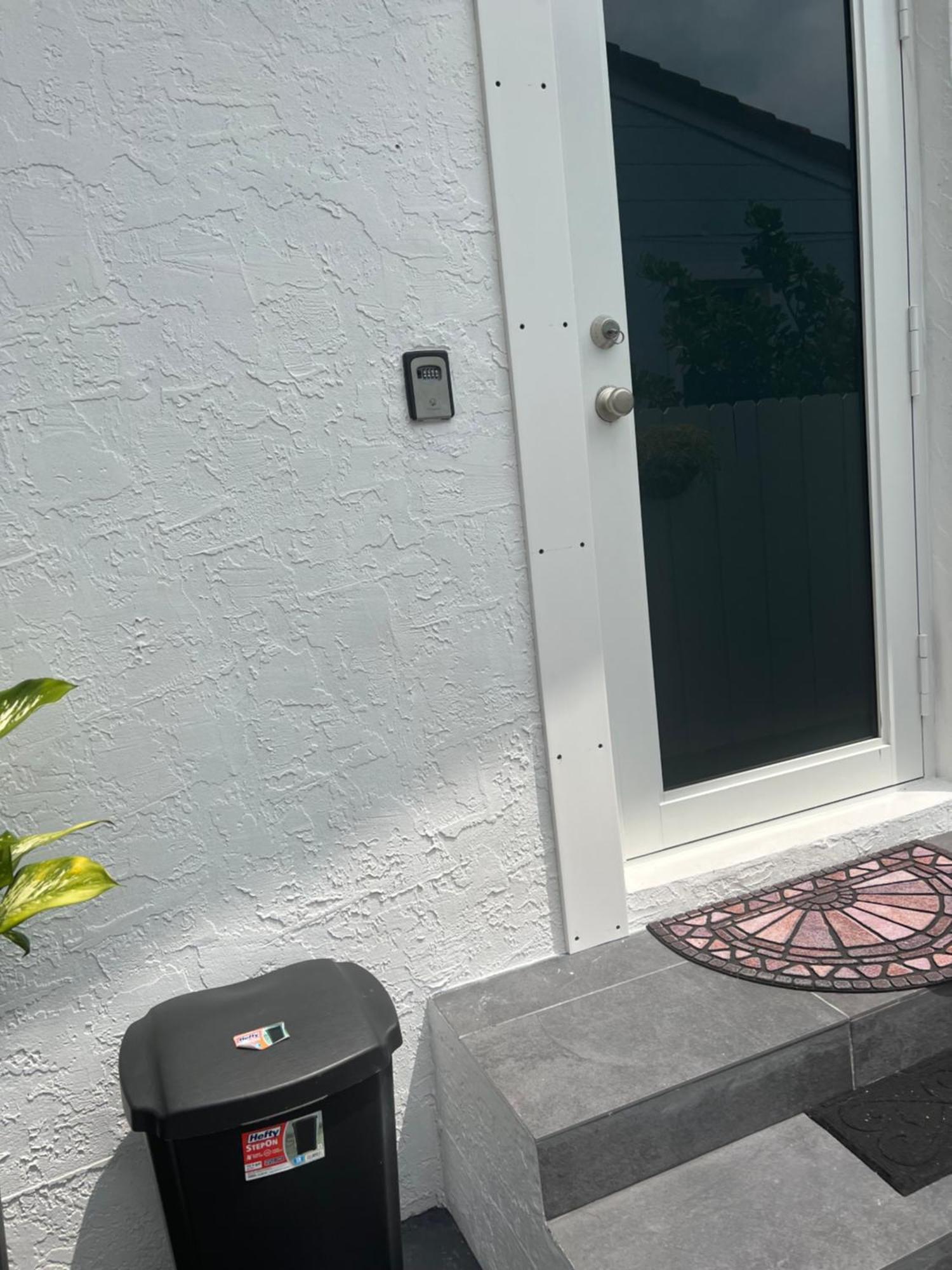 Little Gables Studio-Your Miami Escape-10Min Airport エクステリア 写真